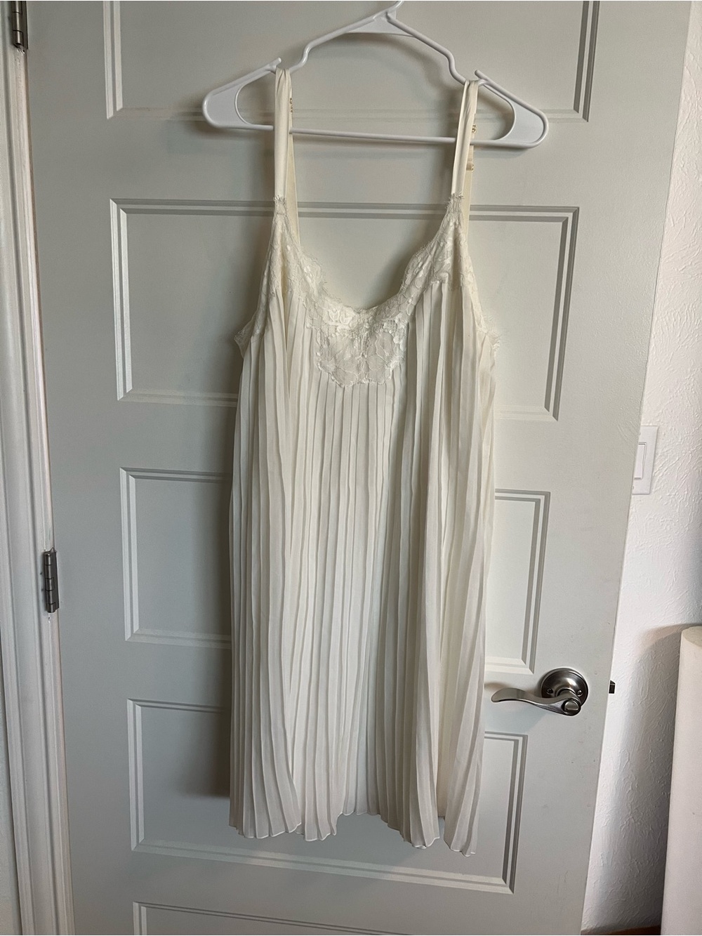 SOMA Women's Ivory Pleated Slip Nightdress adjustable straps Sz XXL